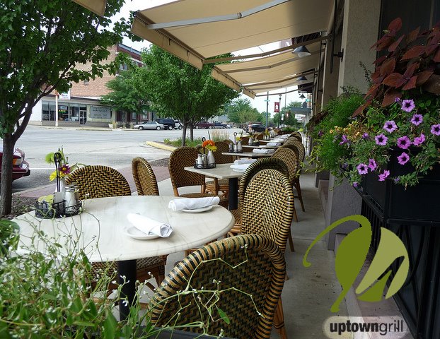 uptown grill outdoor patio